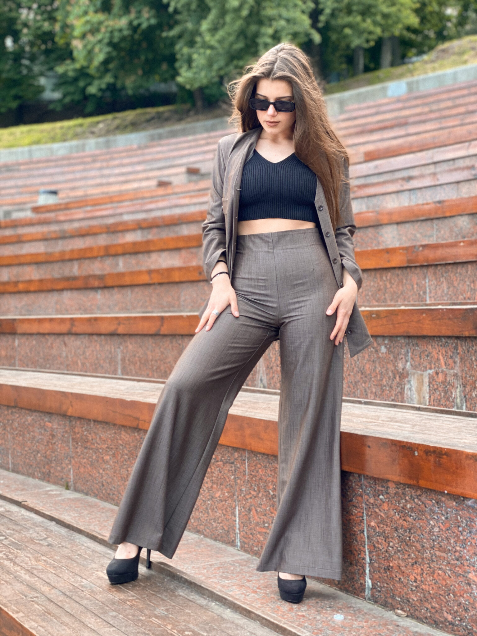 Traje femenino a medida en taller Orestas